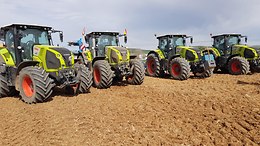 Tractores CLAAS trabajando